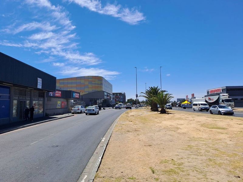 301 m2 Retail To Rent in Milnerton, Cape Town