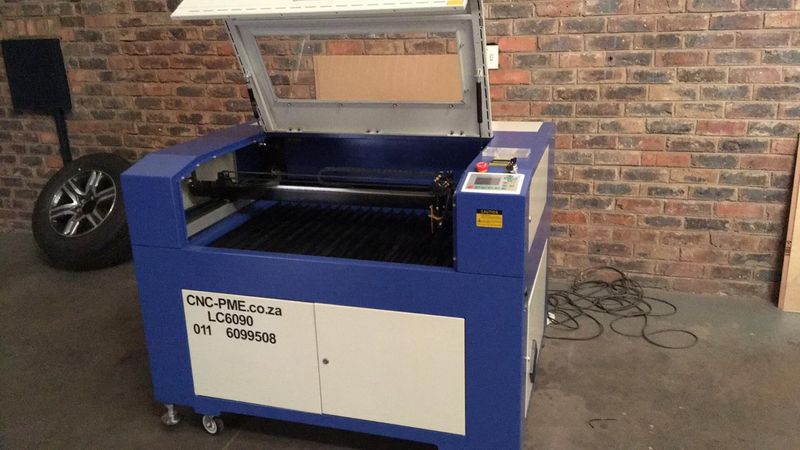 LASER CUTTER AND ENGRAVER - LC 9060 80W