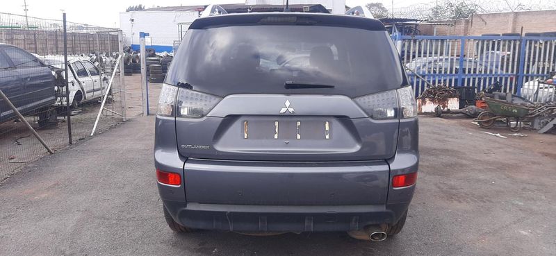 Mitsubishi Outlander 2008 2.4GLS Automatic now available for stripping