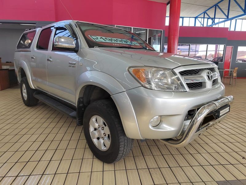 Silver Toyota Hilux 2.7 VVT-i D/Cab RB Raider with 369897km available now!