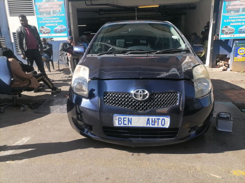 2006 Toyota Yaris 1.3 T3&#43; 5-Door, Black with 90000km available now!