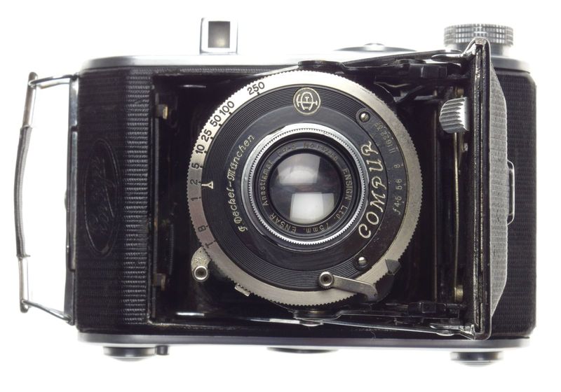Minolta SRT303b Black vintage SLR 35mm film camera 35-70mm zoom