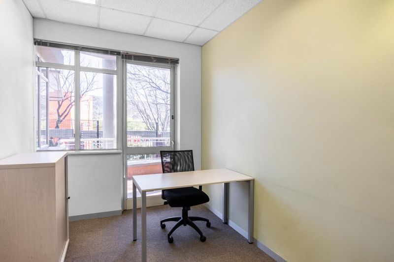 Fully serviced private office space for you and your team in Regus East Rand - Eastgate