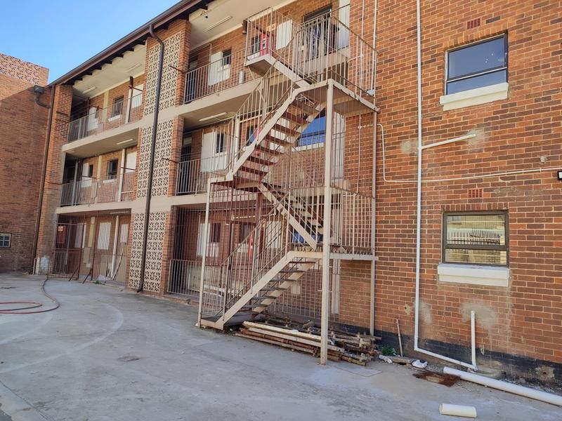 LENASIA EXT 1 FLATS TO LET