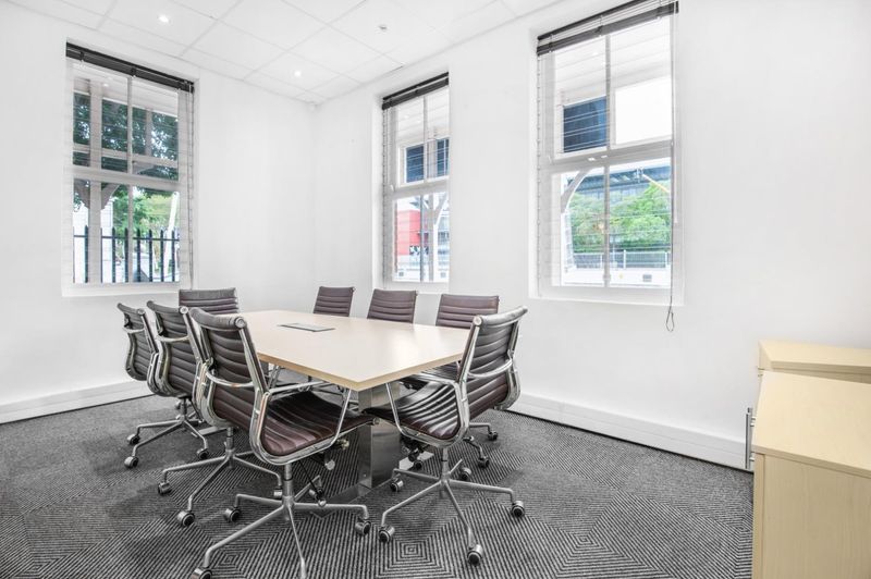 Open plan office space for 10 persons in Regus Kingsmead