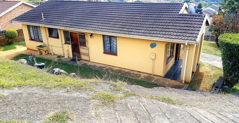 OCEBISA PROPERTIES PRESENTS A THREE BEDROOM HOUSE FOR SALE IN UMLAZI.