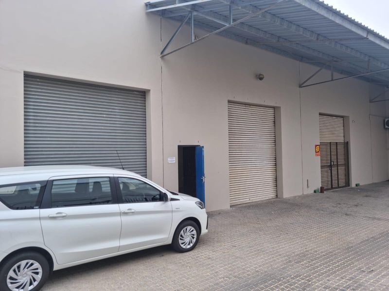 A GRADE WAREHOUSE UNIT TO LET IN GANTS PLAZA, STRAND