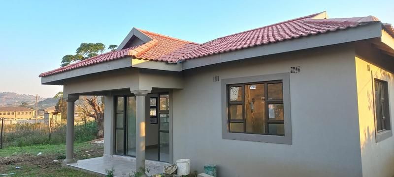 Gorgeous newly build home in a nice area at UMzinyathi ( CASH SALE )