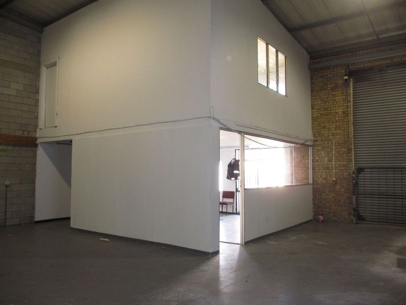 Great Warehouse units to Let Kya Sands