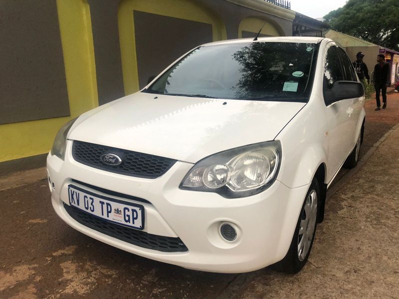 White Ford Ikon 1.6 Trend with 82000km available now!