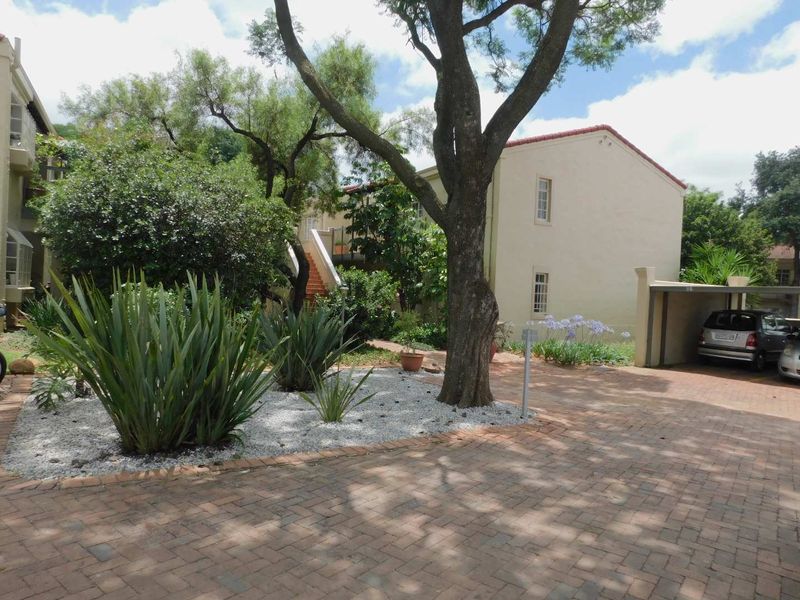 Two bedroom apartment in Bryanston for rent