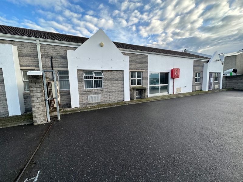 Light Industrial Unit To Let in Montague Gardens