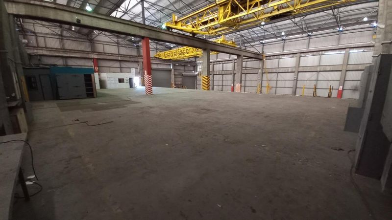 2 006m2 Warehouse to rent in Brackenfell industrial