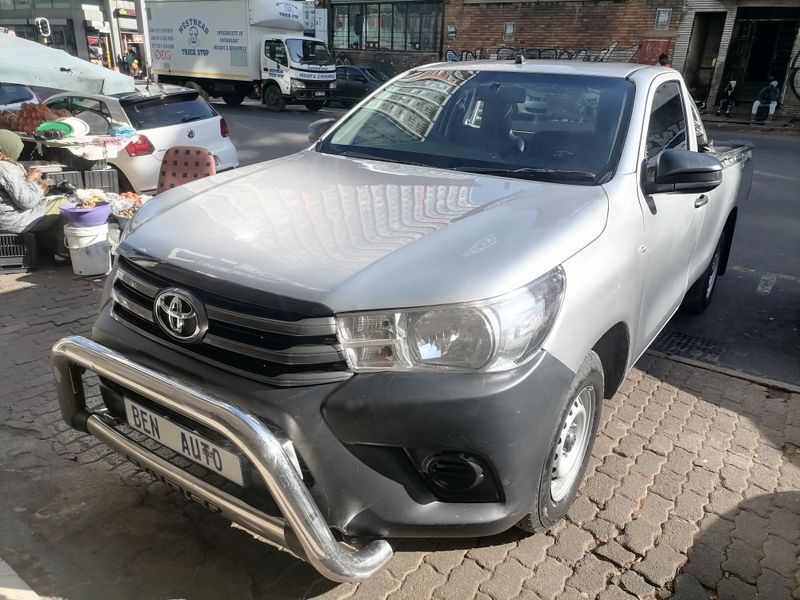 2018 Toyota Hilux 2.0 VVT-i, Grey with 105000km available now!