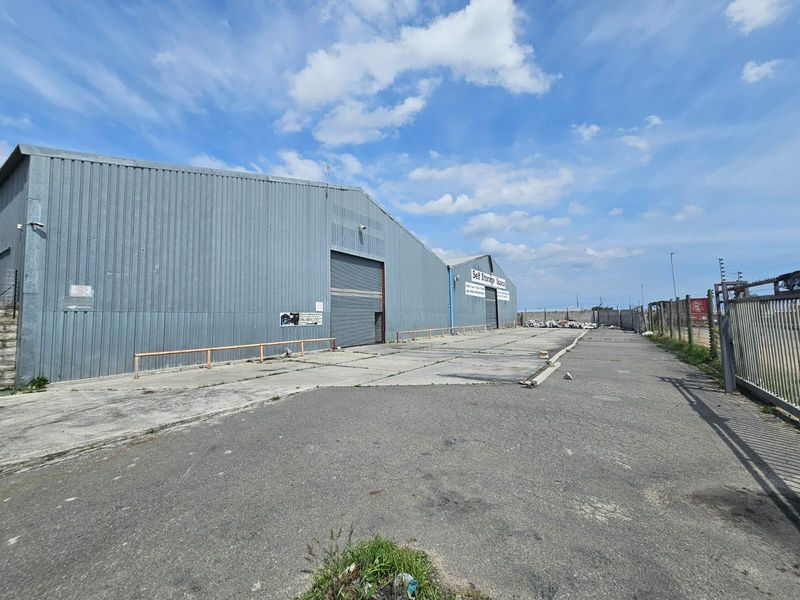 Broadlands | Warehouse To Rent in Strand