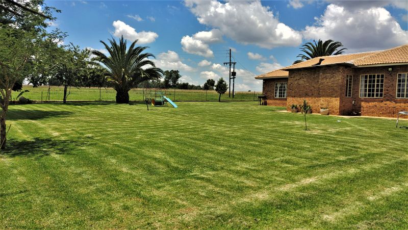 This is a very neatly structured 21-hectare farm outside Cullinan