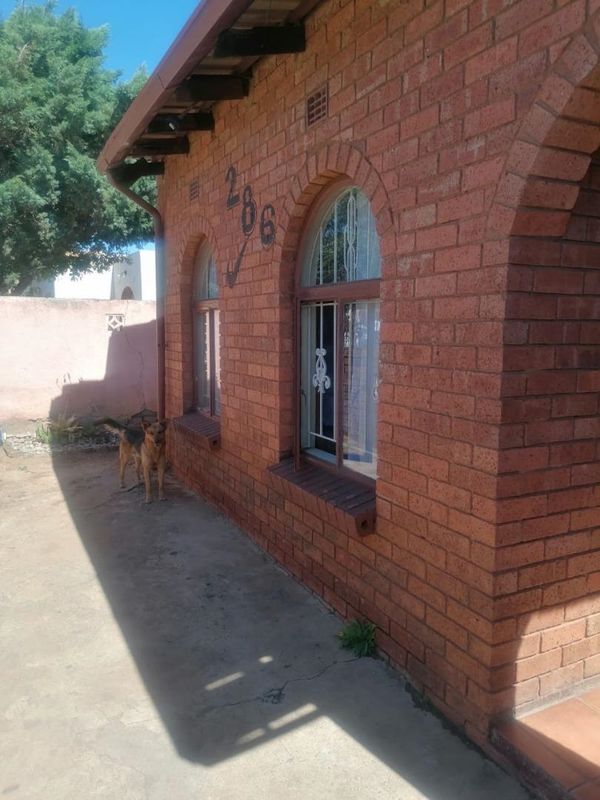 A low maintenance home for sale in Klipspruit