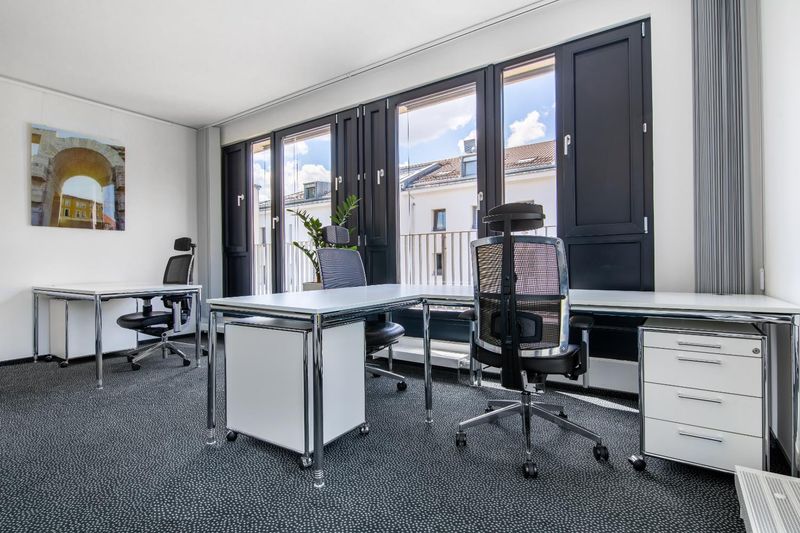 Private office space tailored to your business’ unique needs in Regus Surrey Avenue