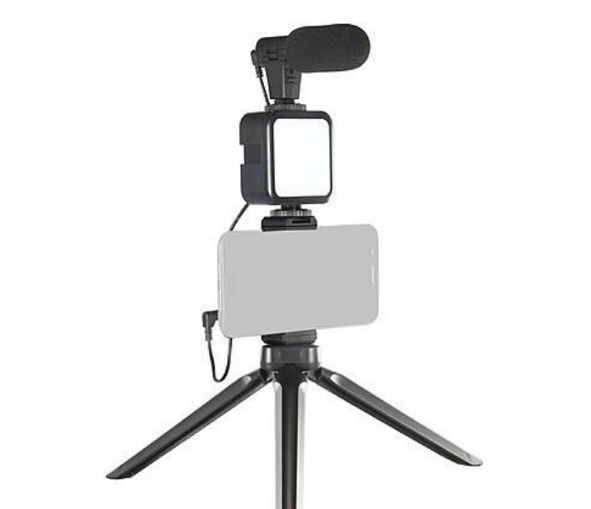 Nearly New Vlogging Kit with LED Light and Microphone -