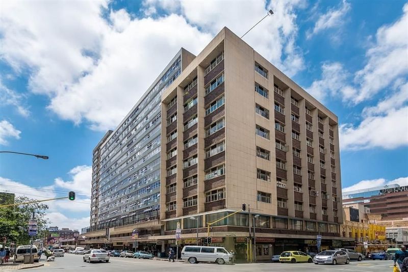 Johannesburg Central - bachelor apartment available &#64; Fashion Lofts