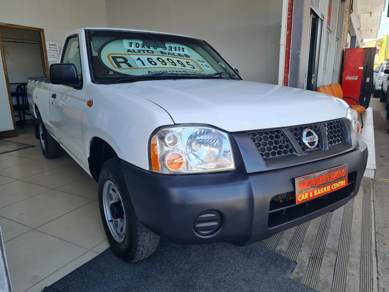 2016 Nissan NP300 Hardbody 2.0 LWB with 160926kms CALL SAM 081 707 3443