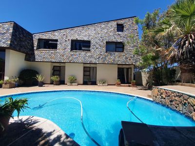 Welgemoed Villa 4 Single Professionals Only-Incl water, Elec, Fiber, Cleaning, laundry