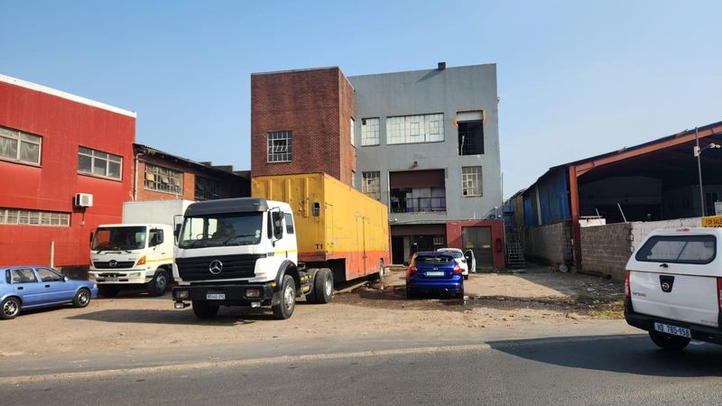 INDUSTRIAL PROPERTY FOR SALE IN CLAIRWOOD