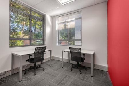Find office space in Regus Harbour View for 5 persons with everything taken care of