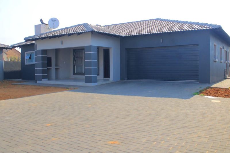 3 Bedroom House For Sale in The Orchards