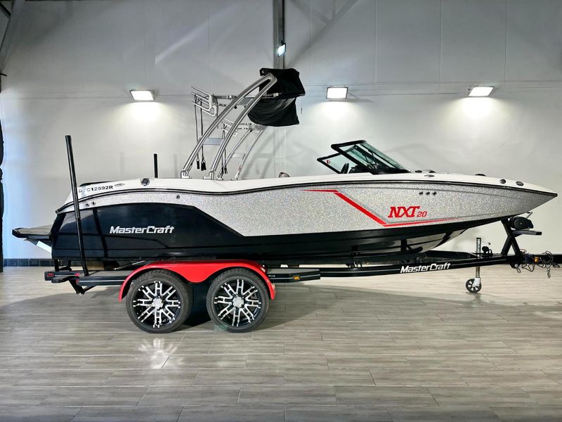 2015 Mastercraft NXT20 Used boat for sale