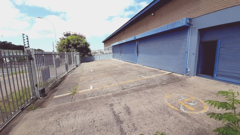 1100 sqm Light Industrial Warehouse for Rent in Westmead