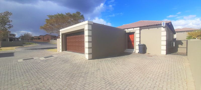 Property for sale in Centurion(The Reeds)