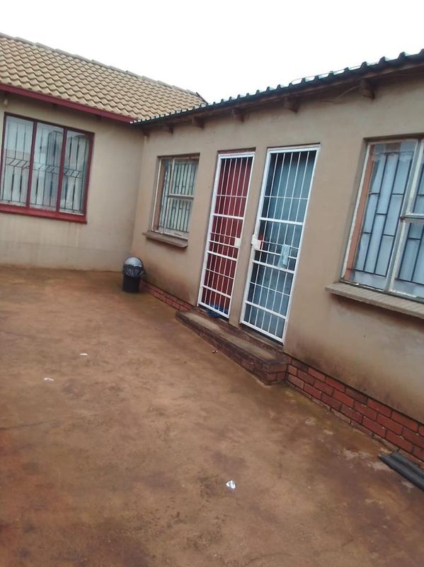INVESTMENT PROPERTY FOR SALE IN TEMBISA
