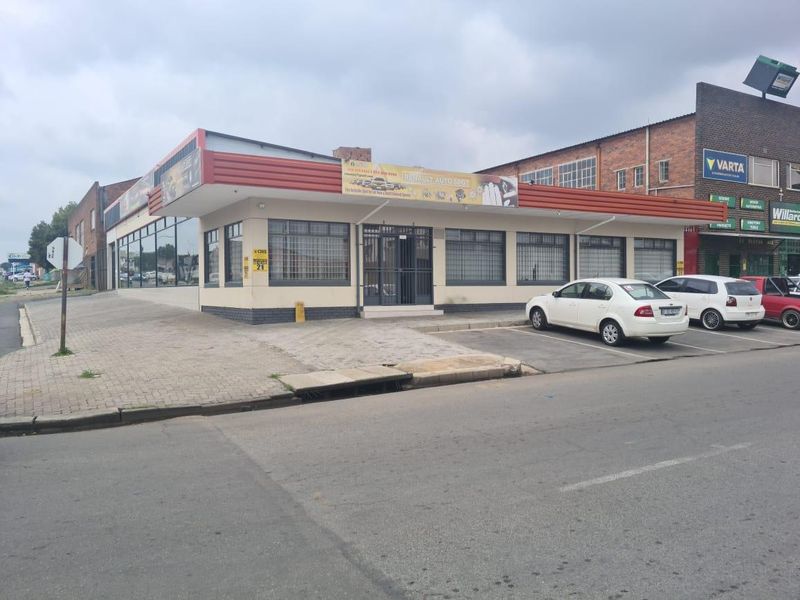 600sqm Commercial/retail space with signage opportunity and road exposure