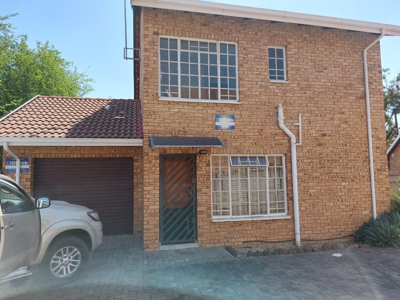 Townhouse in Bo-dorp To Rent