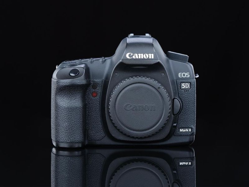 Canon EOS 5D Mark II DSLR Camera Body in Great Condition