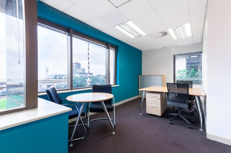 All-inclusive access to professional office space for 4 persons in Regus Umhlanga Ridge