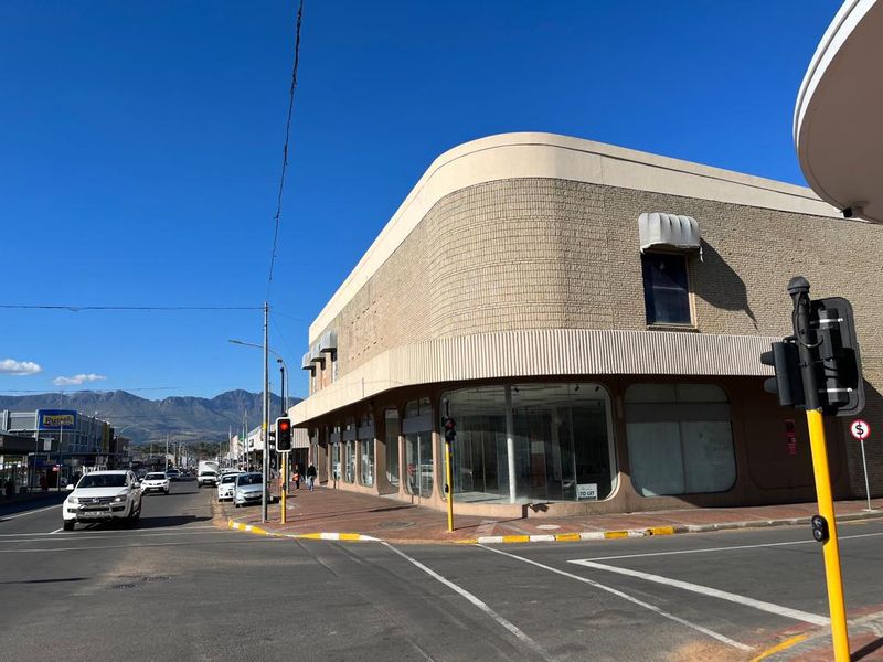 PAARL | RETAIL SPACE TO RENT ON LADY GREY STREET