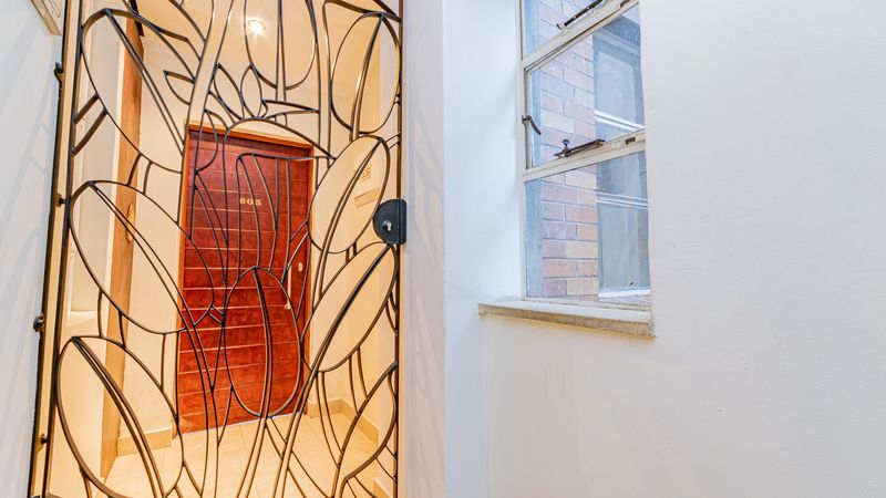 2 Bedroom apartment in Johannesburg Central To Rent