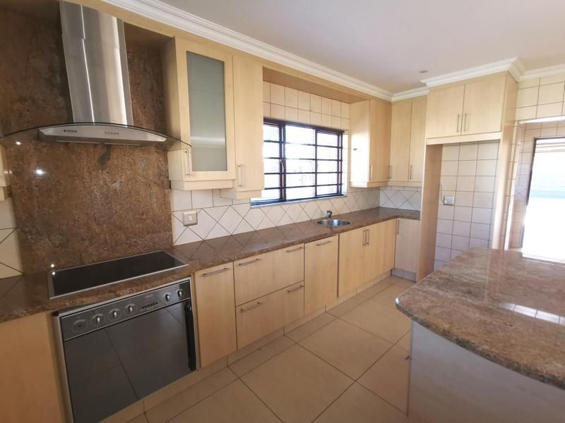 IMMACULATE MODERN DOUBLE STOREY IN SECURE ESTATE 3 BED 2.5 BATH