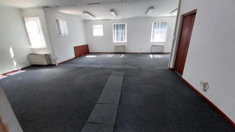 106m2 Office to rent in Tyger valley area