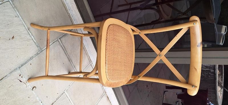 LIKE NEW stunning singular Oak Bar Stool