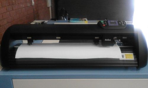 FS 610 Vinyl Cutter with Free Art Cut Software