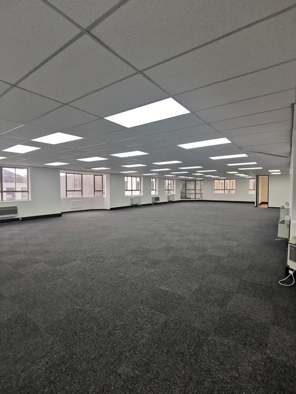 345m2 Office TO LET in Secure Building in Bellville Park, Cape Town