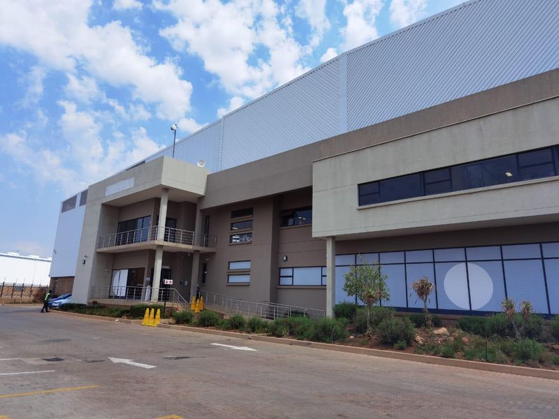 Modern warehousing facility available for rent in Jet Park