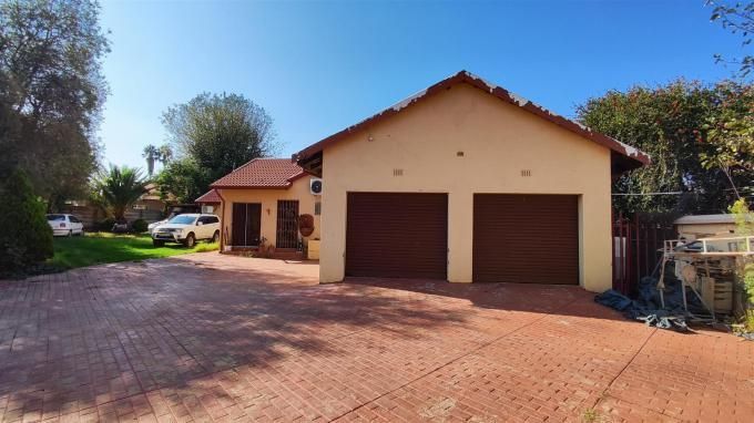 3 Bedroom with 2 Bathroom House For Sale Gauteng