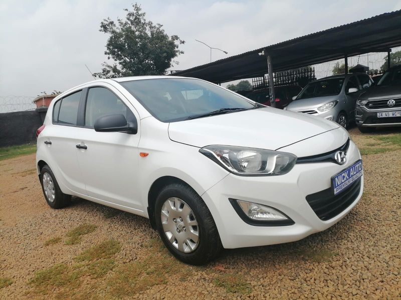 2014 Hyundai i20 1.2 Fluid, White with 77000km available now!