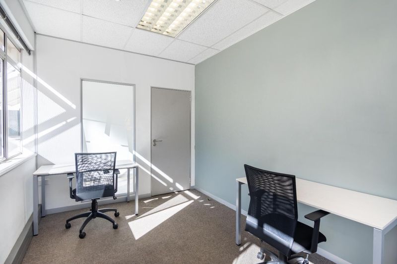 Private office space for 5 persons in Regus East Rand - Eastgate