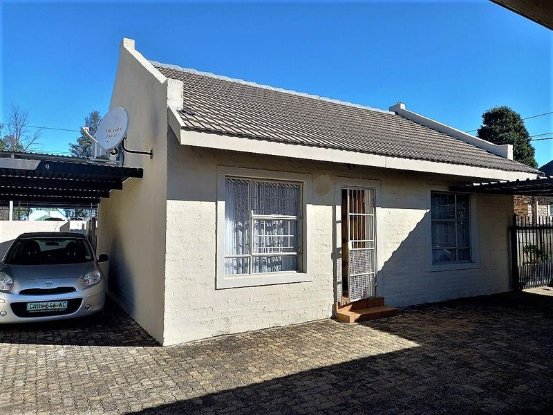 Spacious Townhouse For Sale in Potchefstroom Central
