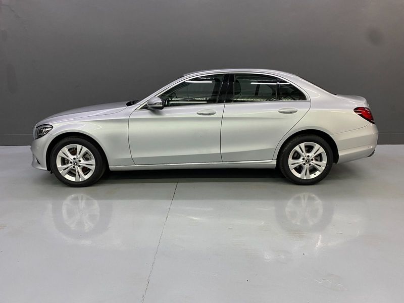 Mercedes-Benz with 130000km available now!